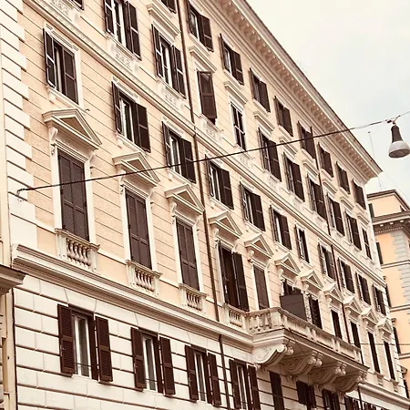 Ulpiano Vaticano Centro * روما